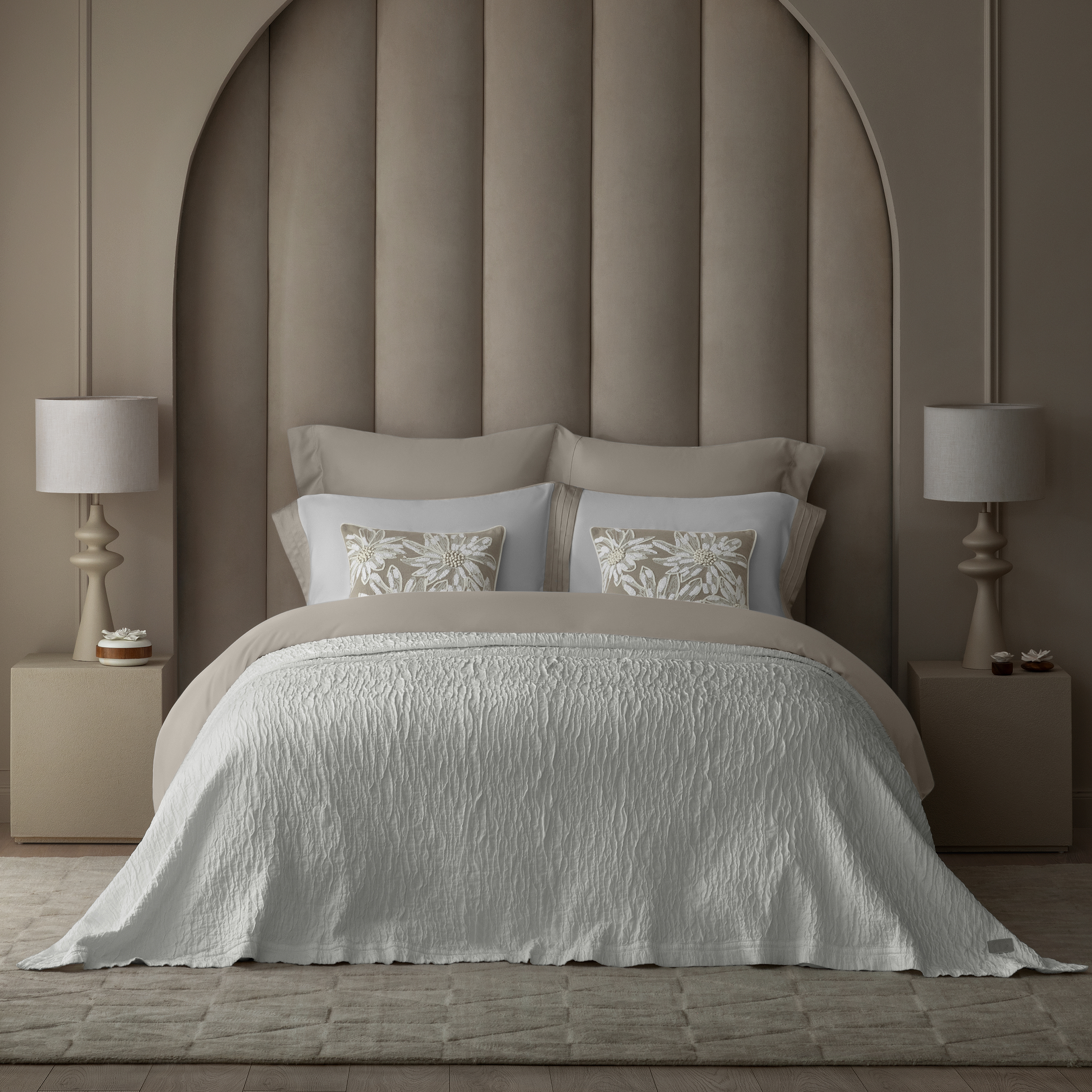 Покрывало Togas Саймон белый 240х260 см